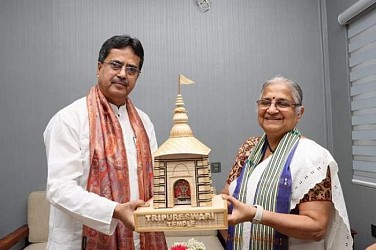 Sudha Murty, chairperson of the Infosys Foundation arrives in Tripura, met CM. TIWN Pic June 6